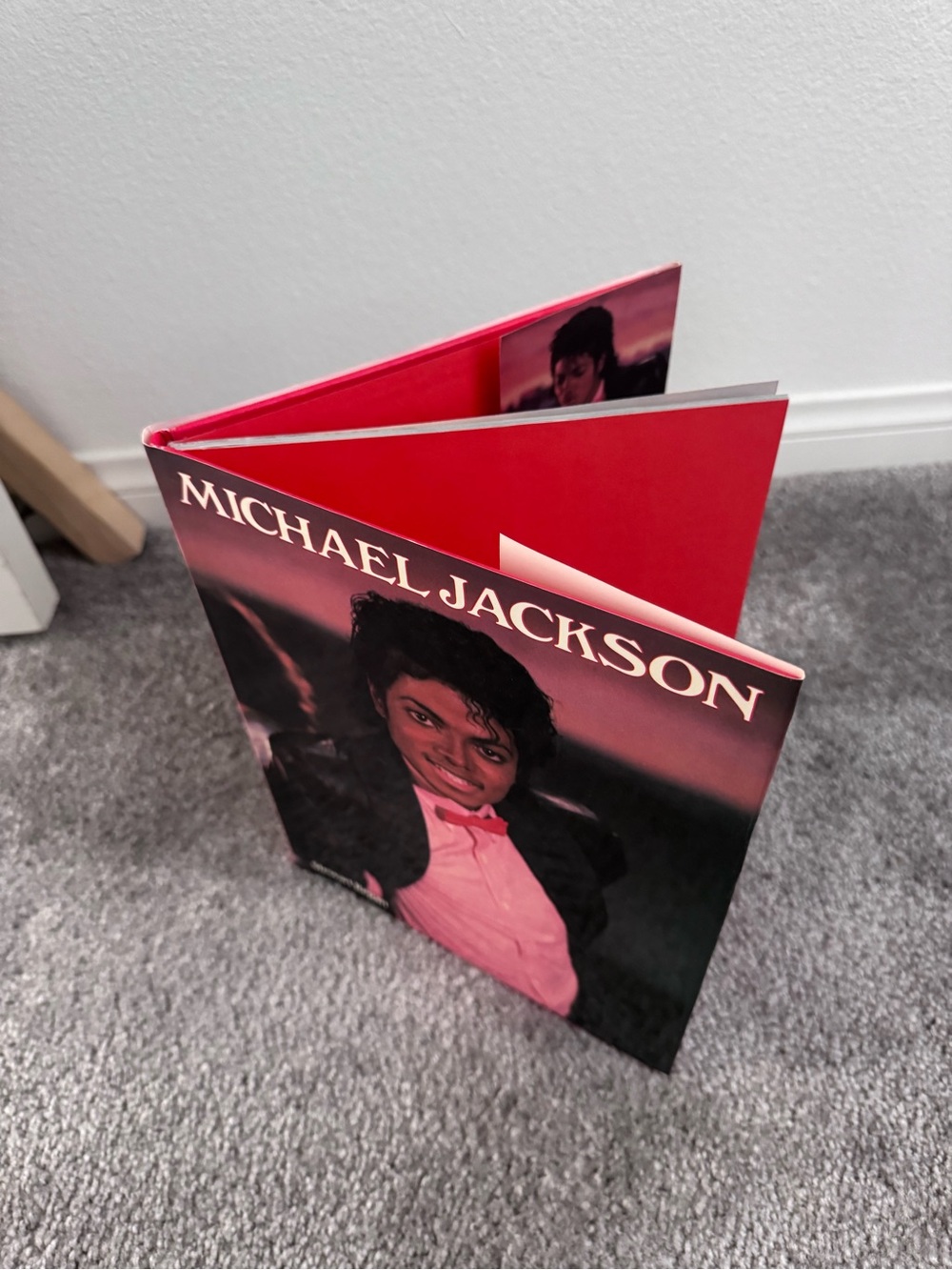 Michael Jackson Hardcover Book - vintage 1984 by Stewart Regan - Picture 2 of 4